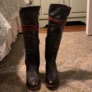 Freebird Cosmo boot stone size 9